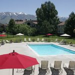 Community-pool_74
