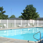 Royal-gardens-swimming-pool_40